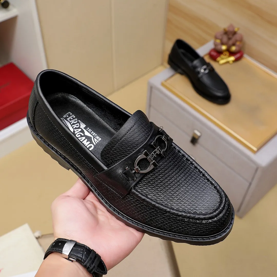 Men's shoes 💰480 🔥Ferragamo's new men's casual slip-on shoes🇨🇳Official website original 1:1 mold, original quality💯Fine workmanship, high-end luxury☘The upper is made of imported Italian first-layer cowhide🌴Luxurious water dyeing🐂Leather lining🍓Rubber wear-resistant and non-slip outsole, breathable and comfortable to wear🍍The first choice for high-quality men, optional! Code number 38-44 (45.46. Customized)